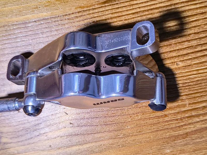 SRAM Level Ultimate Stealth 4P