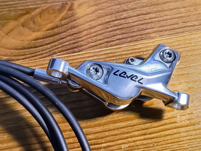 SRAM Level Ultimate Stealth 4P