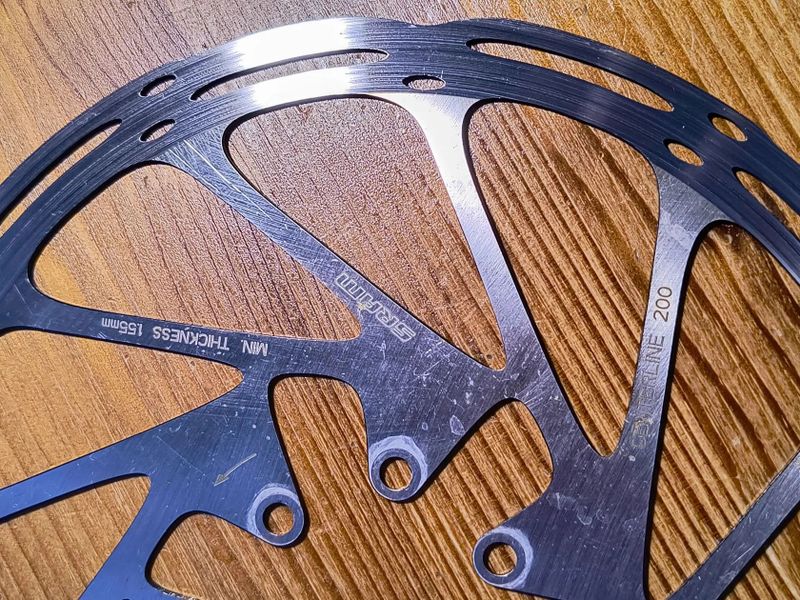 SRAM Level Ultimate Stealth 4P
