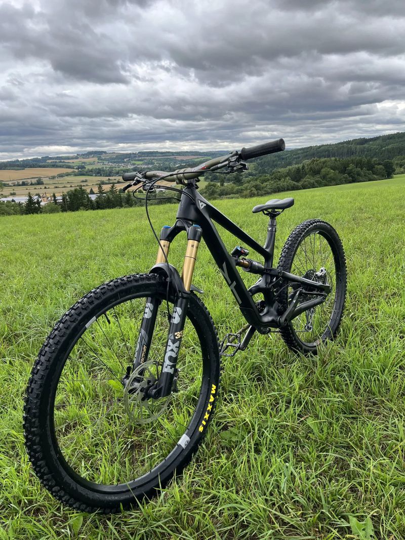 YT capra core 4