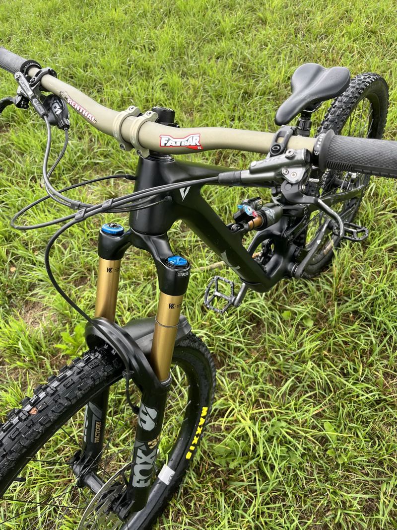 YT capra core 4