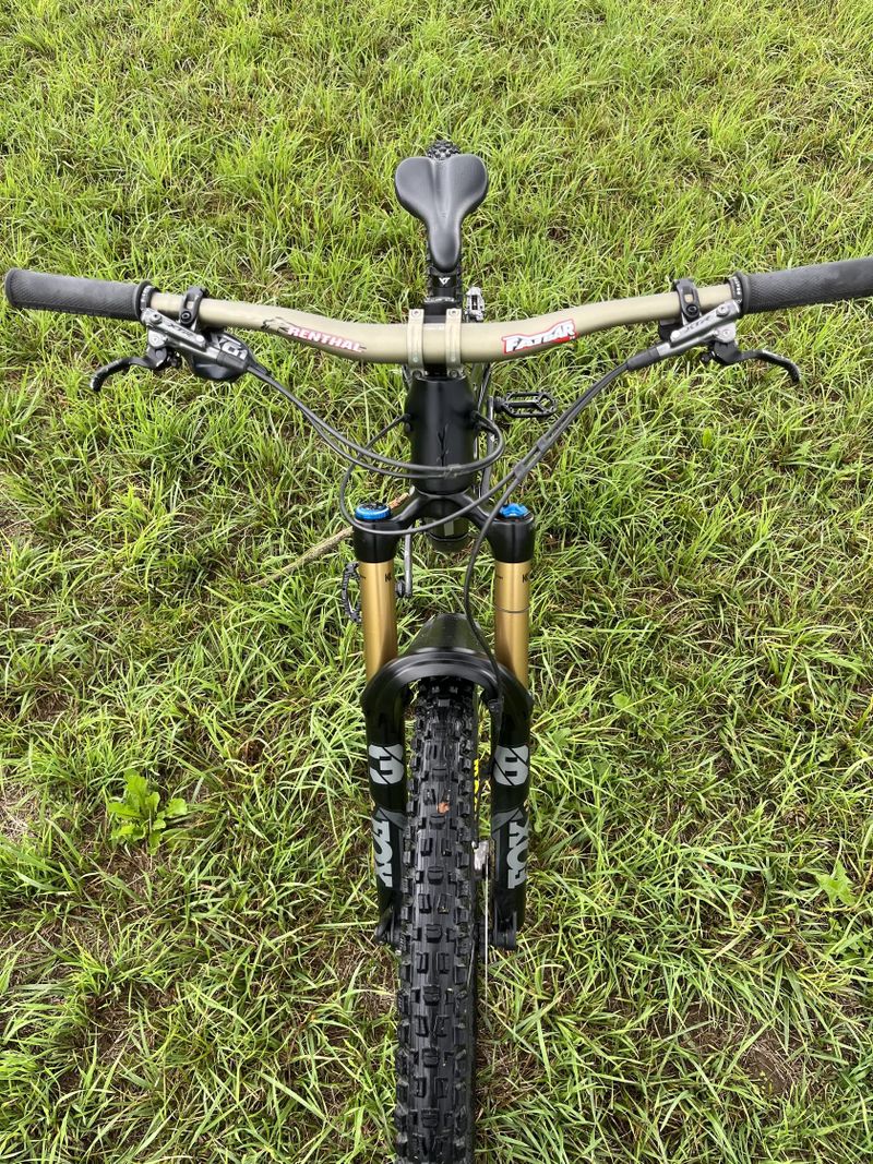 YT capra core 4