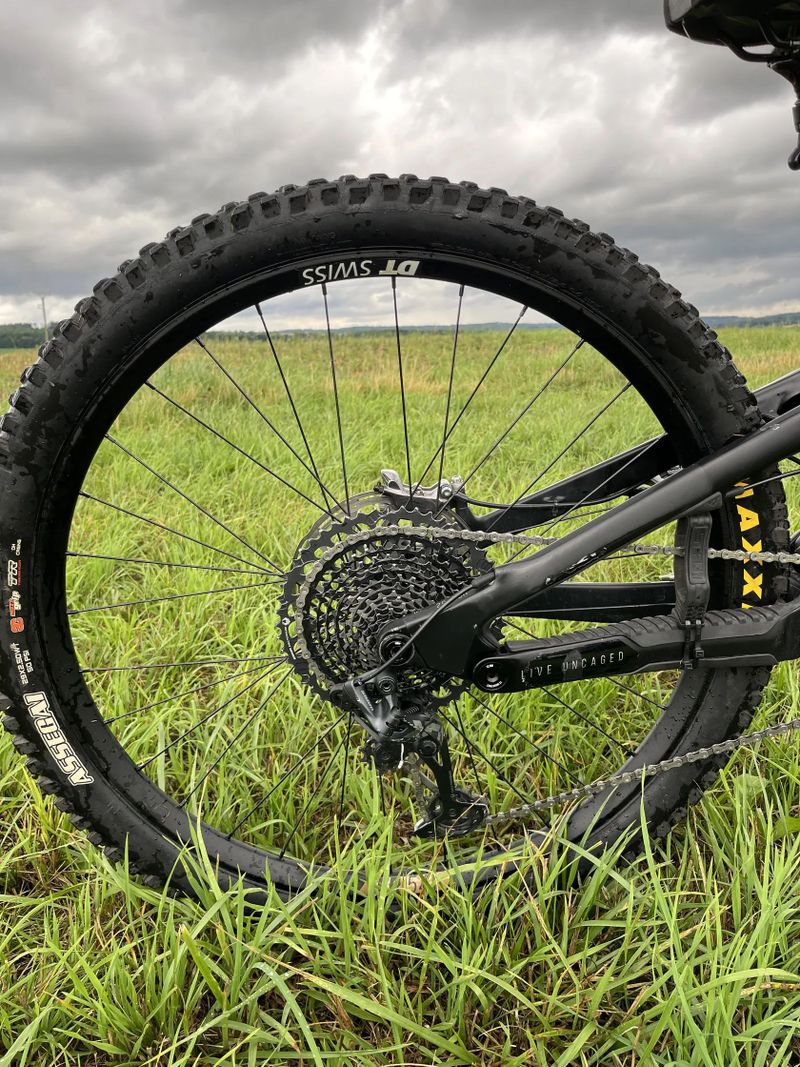 YT capra core 4