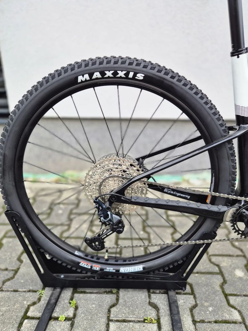 NOVÉ!!! ARC8 Evolve HT Velikost L Možnost odpočtu DPH
