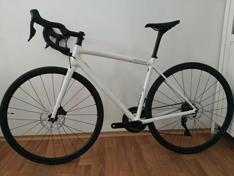 2025 Specialized Aethos comp - Shimano 105 DI2, 54cm