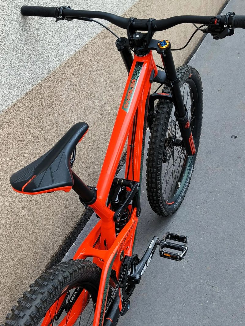 SCOTT Gambler 730 2019, vel. S/M, zdvihy 200 mm, TOP STAV