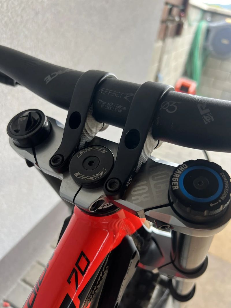 Kellys Noid Gravity DH 27,5 - XL (pocitově L)