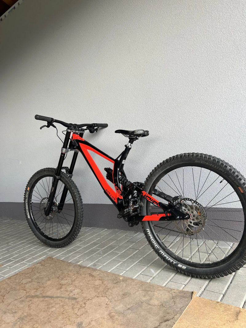Kellys Noid Gravity DH 27,5 - XL (pocitově L)