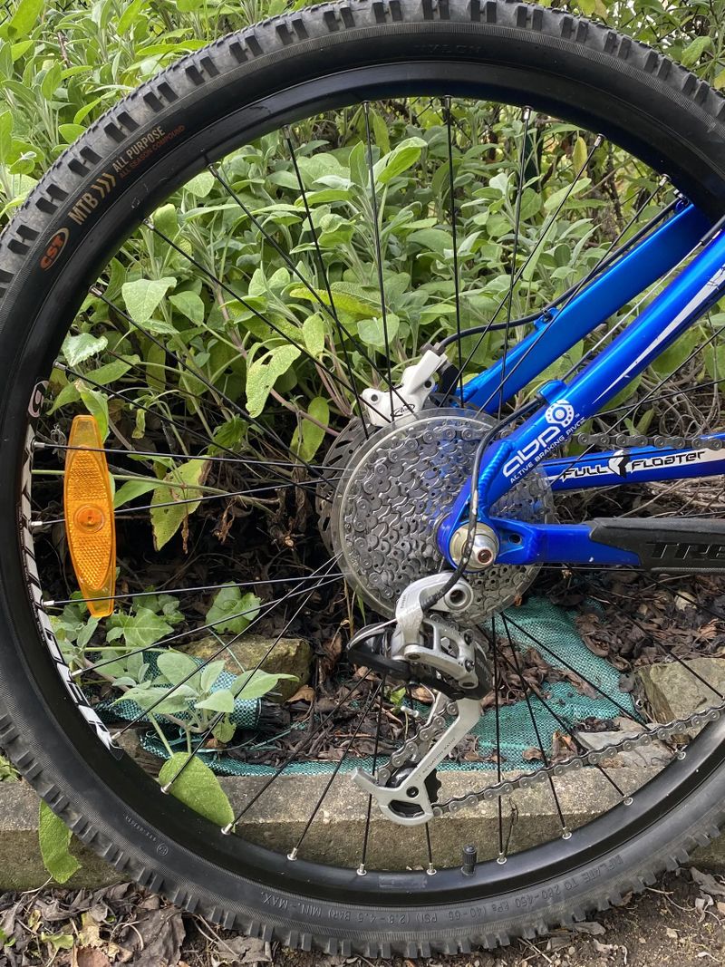 CELOODPRUŽENÉ HORSKÉ KOLO TREK FUEL EX 5
