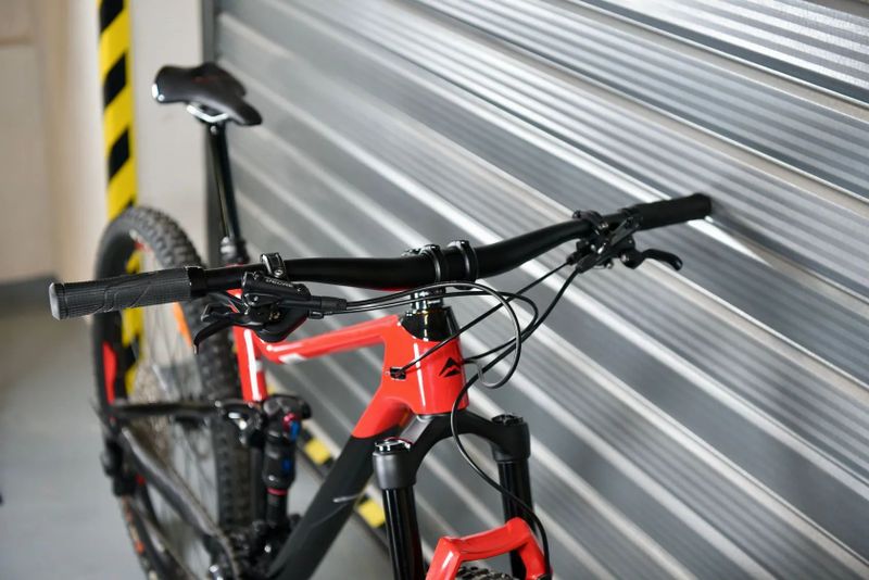 MERIDA One-Twenty 3000 Black/Glossy Race Red