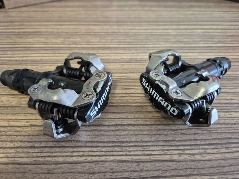 Pedály Shimano PD-M520