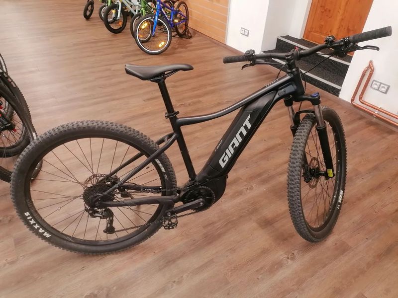 Giant Talon E+ 2 29er 2021 – Elektrokolo ve špičkovém stavu