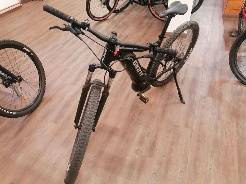 Giant Talon E+ 2 29er 2021 – Elektrokolo ve špičkovém stavu