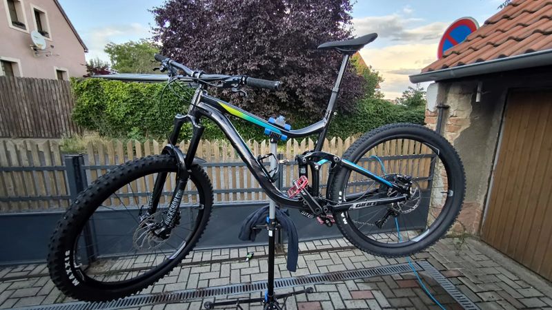 Giant reign 2 ltd prodám ve vemli pěkném stavu