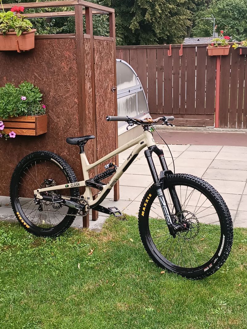 Commencal clash 2022 Freeride/Slopeduro