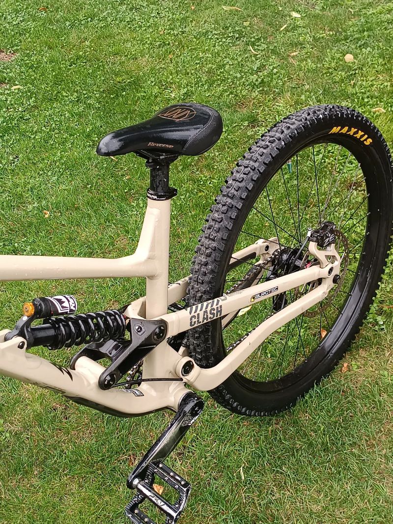 Commencal clash 2022 Freeride/Slopeduro