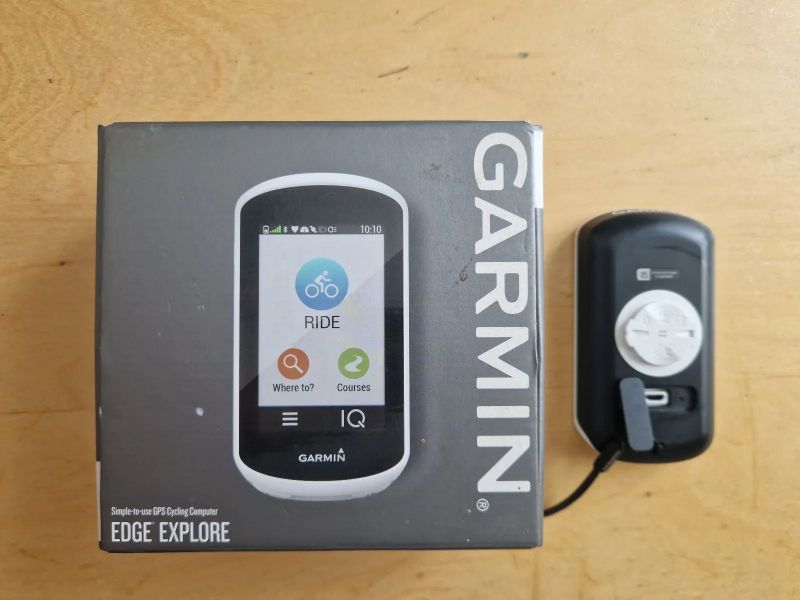 garmin edge explorer s mapami, dvěma držáky