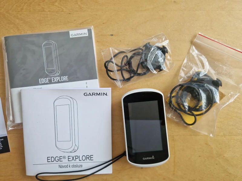 garmin edge explorer s mapami, dvěma držáky