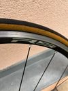 SHIMANO WH-RS100 s kazetou i pláštěmi Vittoria