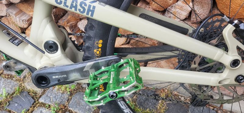 Commencal Clash