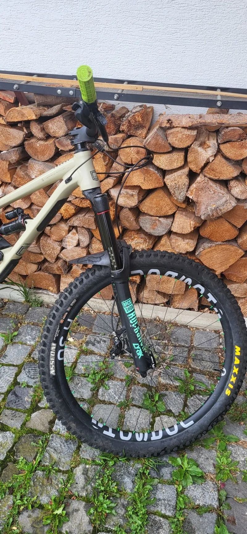 Commencal Clash