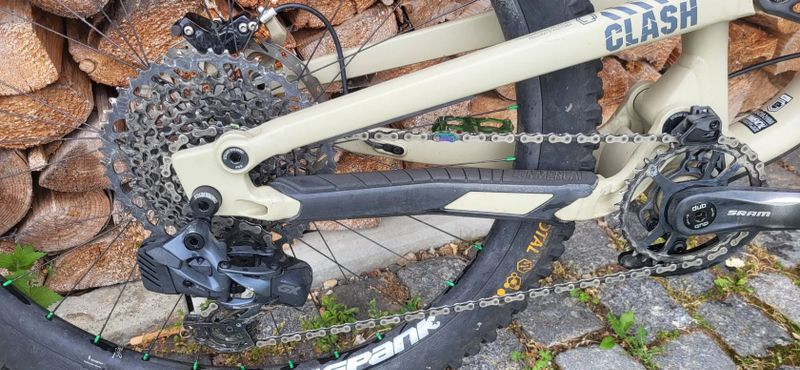 Commencal Clash