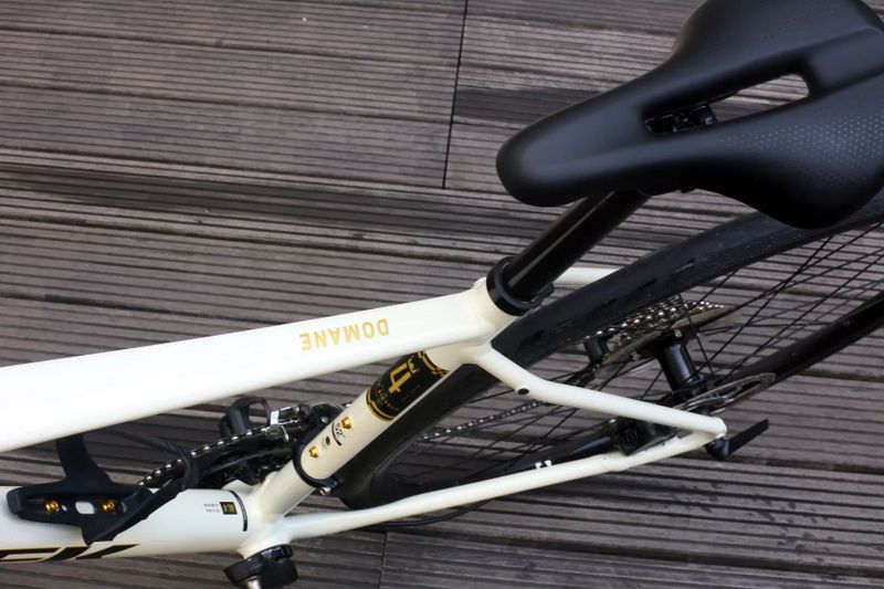 Trek Domane AL 4 White Gen 4
