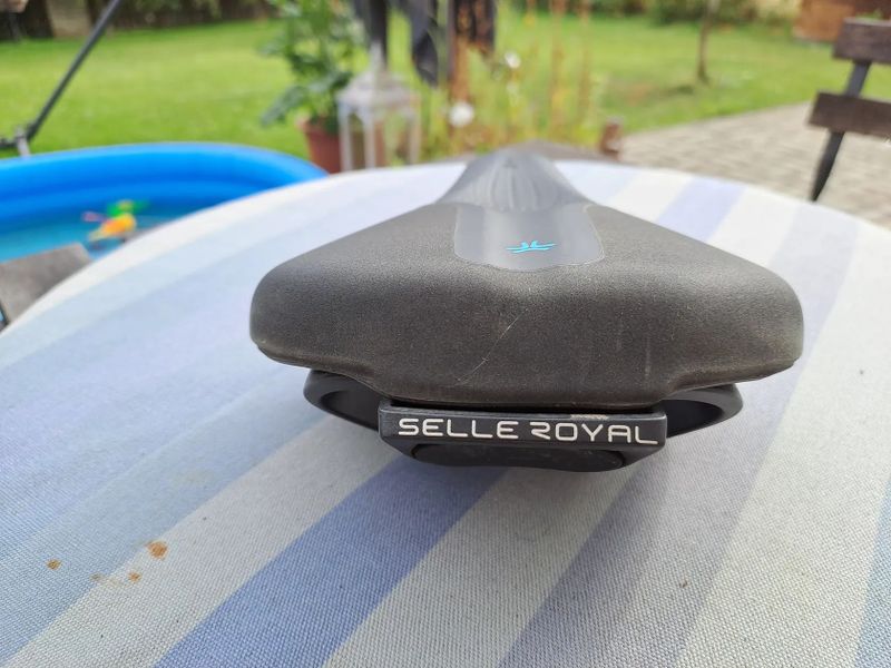 Sedlo Selle Royal + jedna cina navic