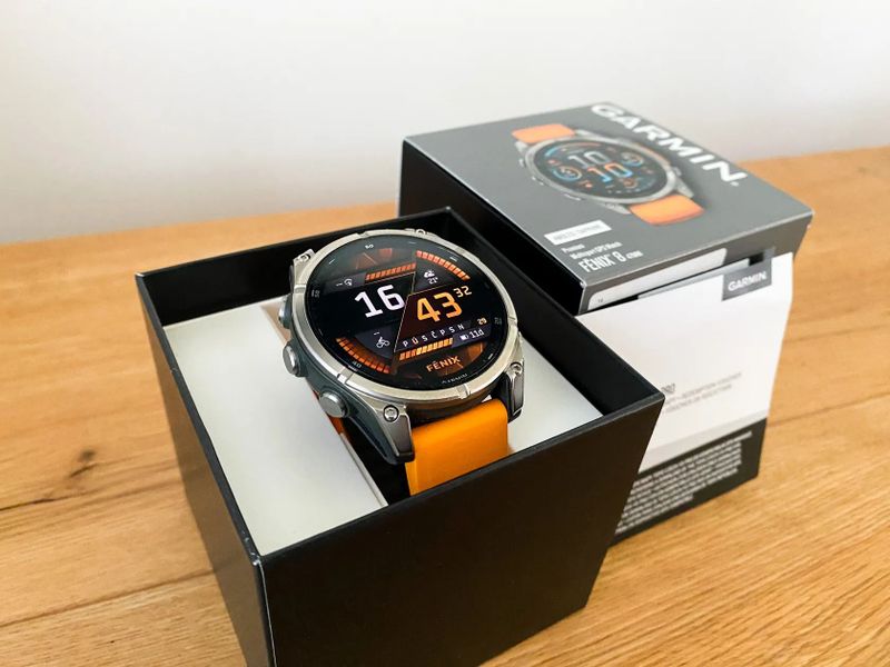 Garmin Fenix 8 47mm AMOLED, Titan + TOPO Czech, záruka