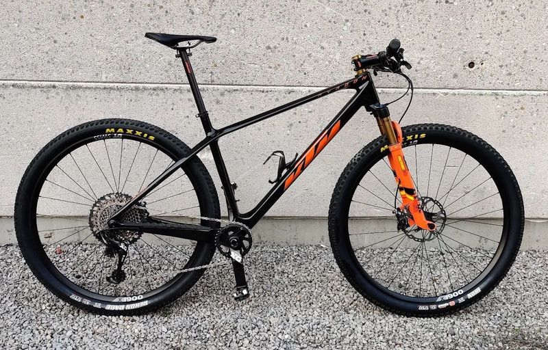 Rám KTM včetně vidlice FOX