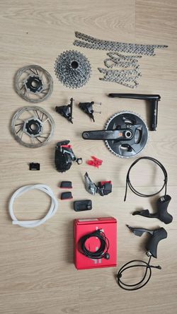 Sram Rival eTap AXS sada + wattmeter