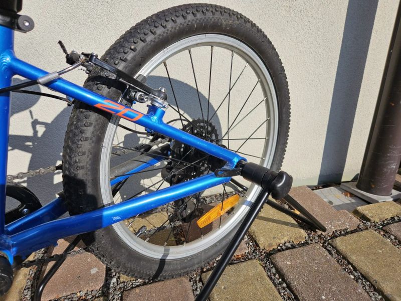 Dětské sportovní kolo AMULET 20" pro výšku 105-125 cm