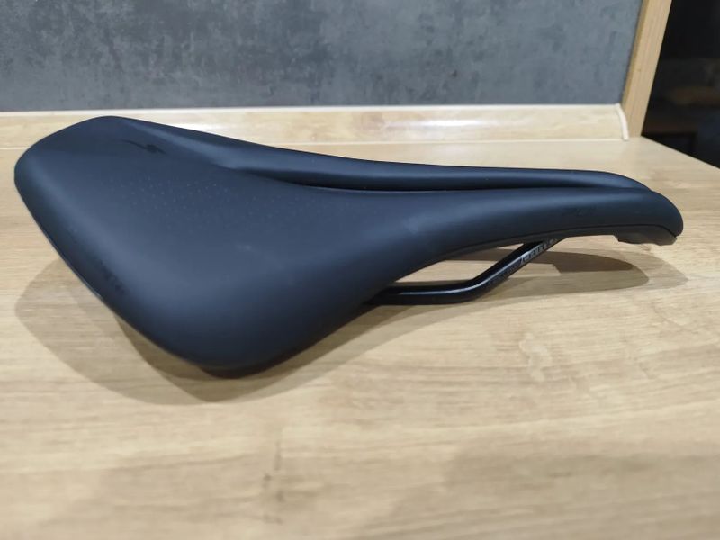 Sedlo Specialized power comp 155 mm