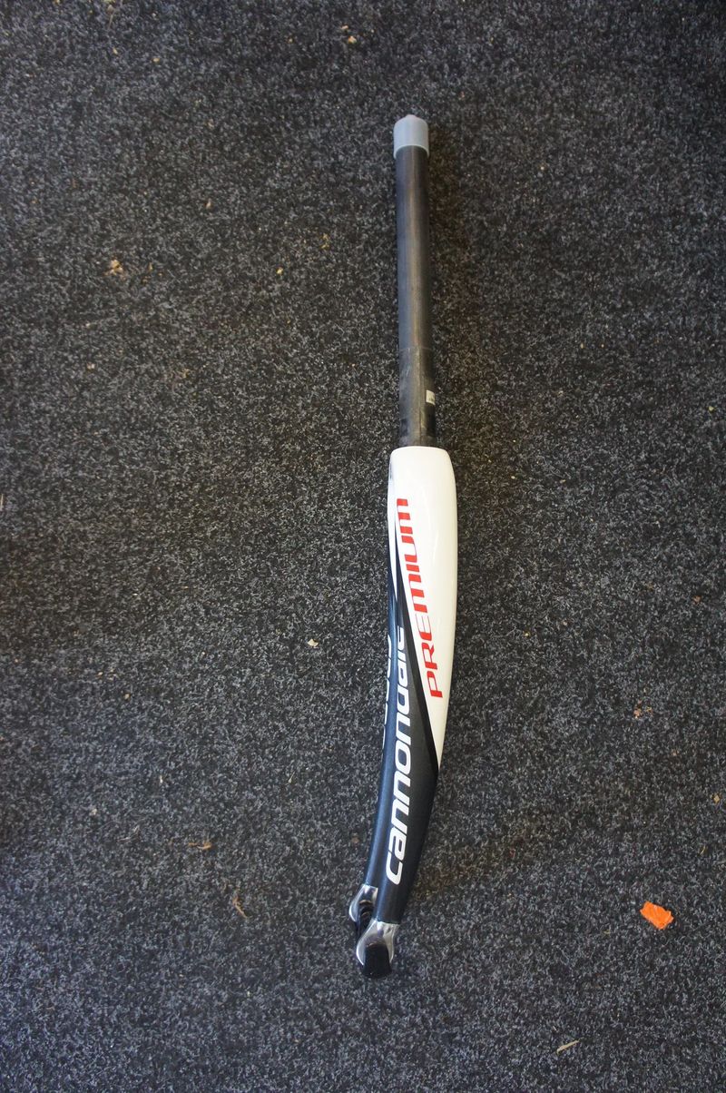 Silniční Cannondale celokarbon