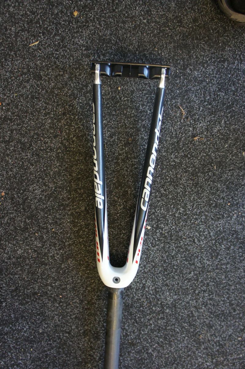 Silniční Cannondale celokarbon