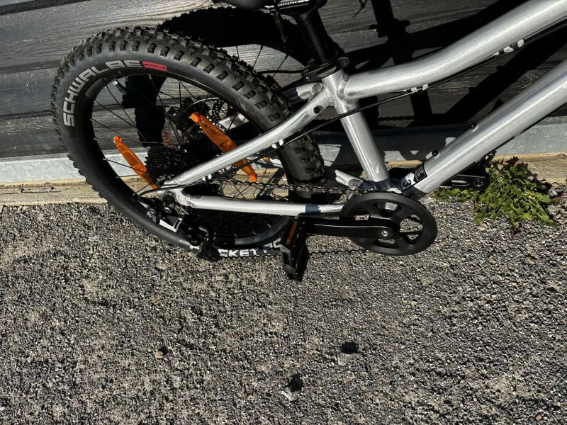 Dětské horské kolo SCOTT Scale RC 200
