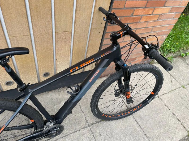 Karbonové horské kolo, hardtail Cube REACTION C:62 Race, model 2019.