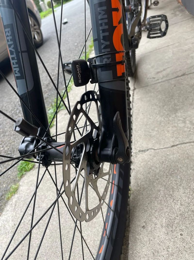 Karbonové horské kolo, hardtail Cube REACTION C:62 Race, model 2019.