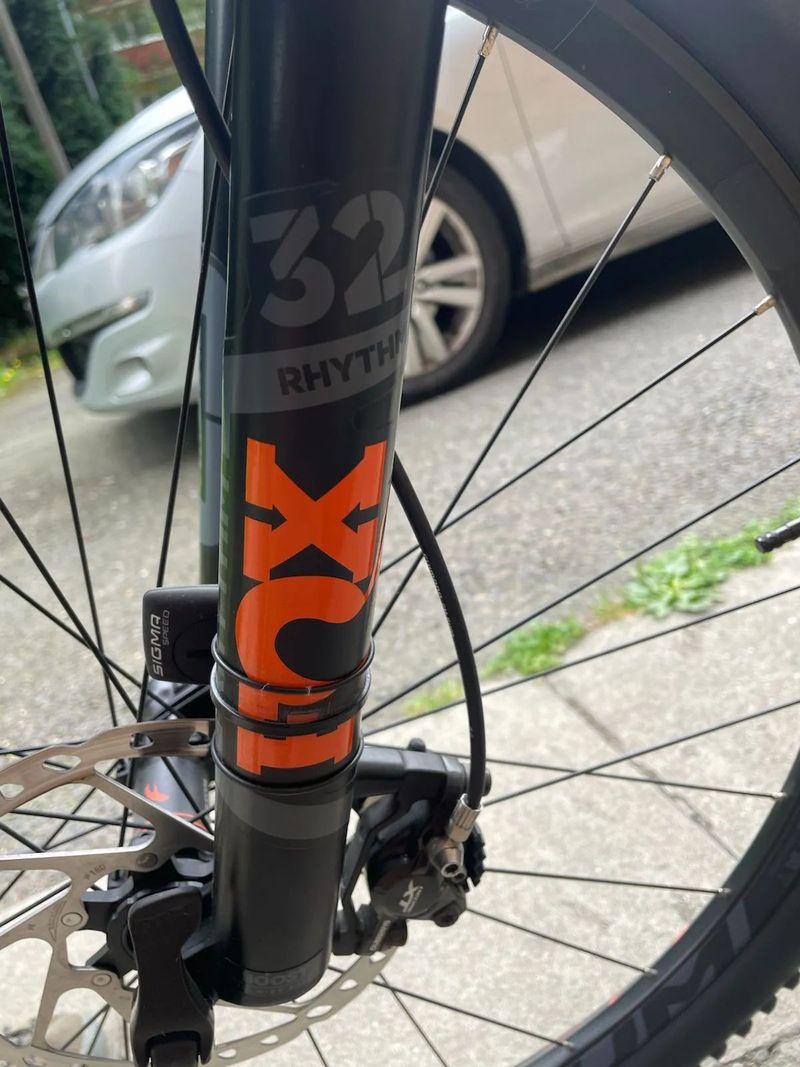 Karbonové horské kolo, hardtail Cube REACTION C:62 Race, model 2019.