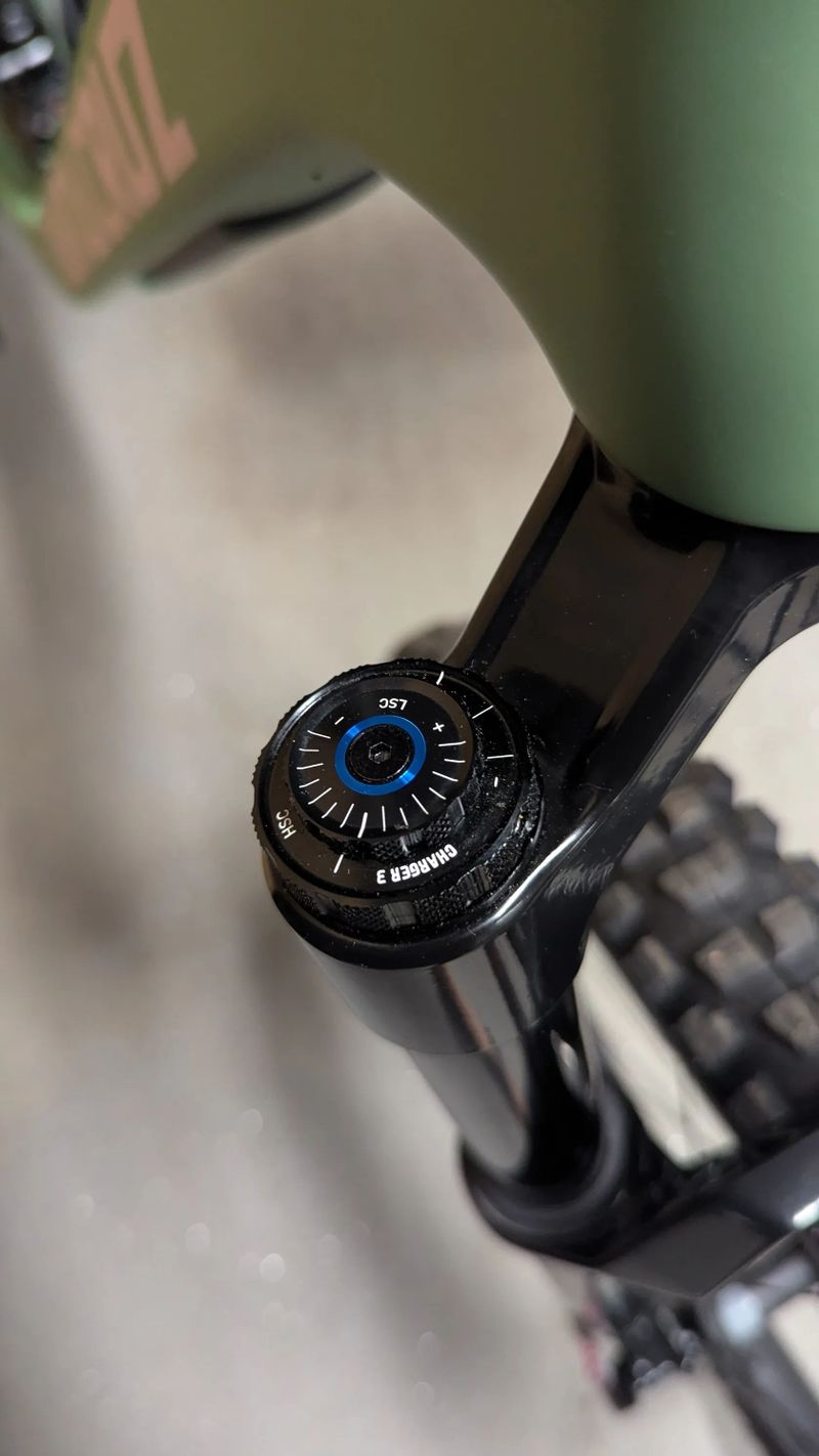 RockShox Pike Select+ 29", 140 mm, Charger 3 RC2 – nejetá, sundaná z nového kola