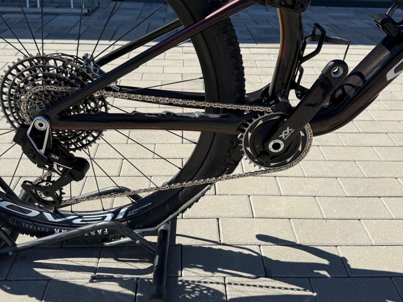 S-WORKS Epic 8 vel.L Flight Attendant pěkný stav možný odpočet DPH na firmu