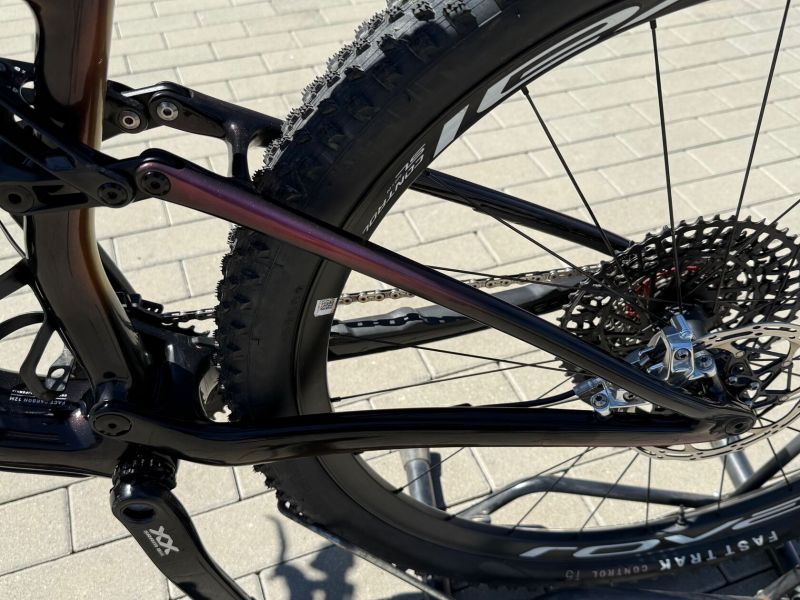 S-WORKS Epic 8 vel.L Flight Attendant pěkný stav možný odpočet DPH na firmu