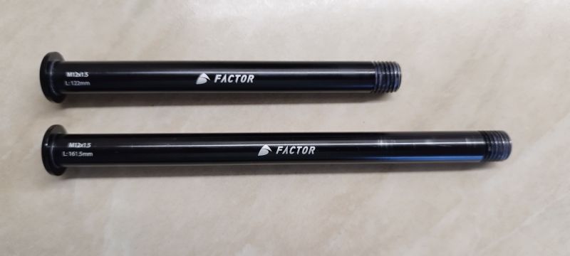 Pevné osy Factor ostro