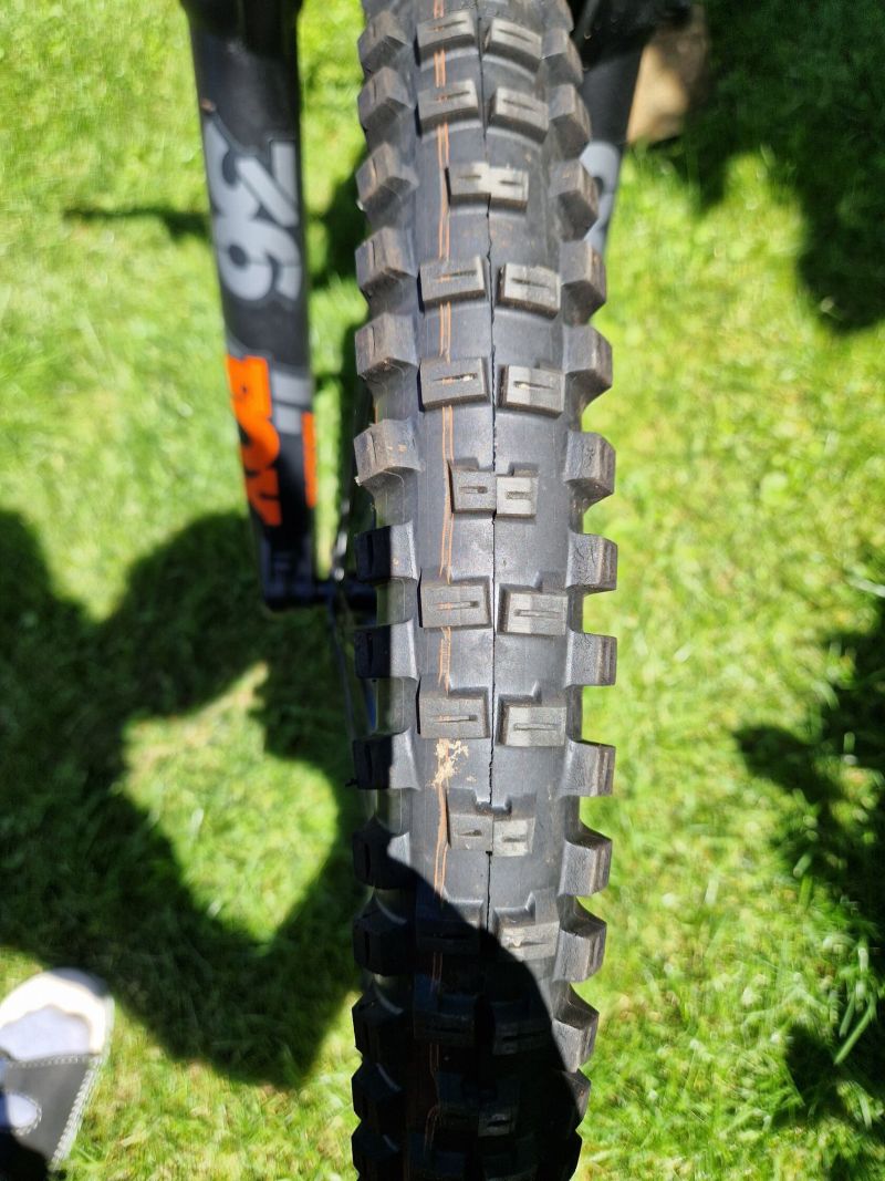 GT Force Carbon Pro