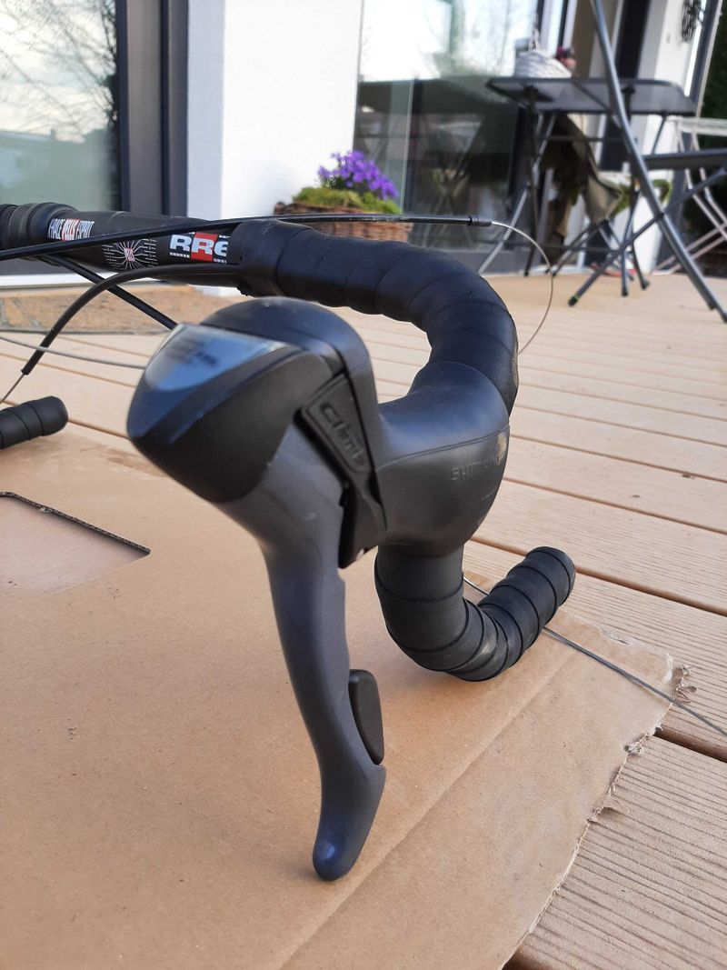 Prodám nekompletní sadu 105 + směs dílů z prodaného rámu