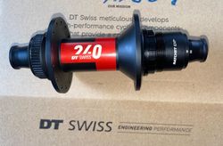 DT Swiss 240 EXP MTB CL zadní náboj 12x148 mm Boost 28 děr - ořech xD