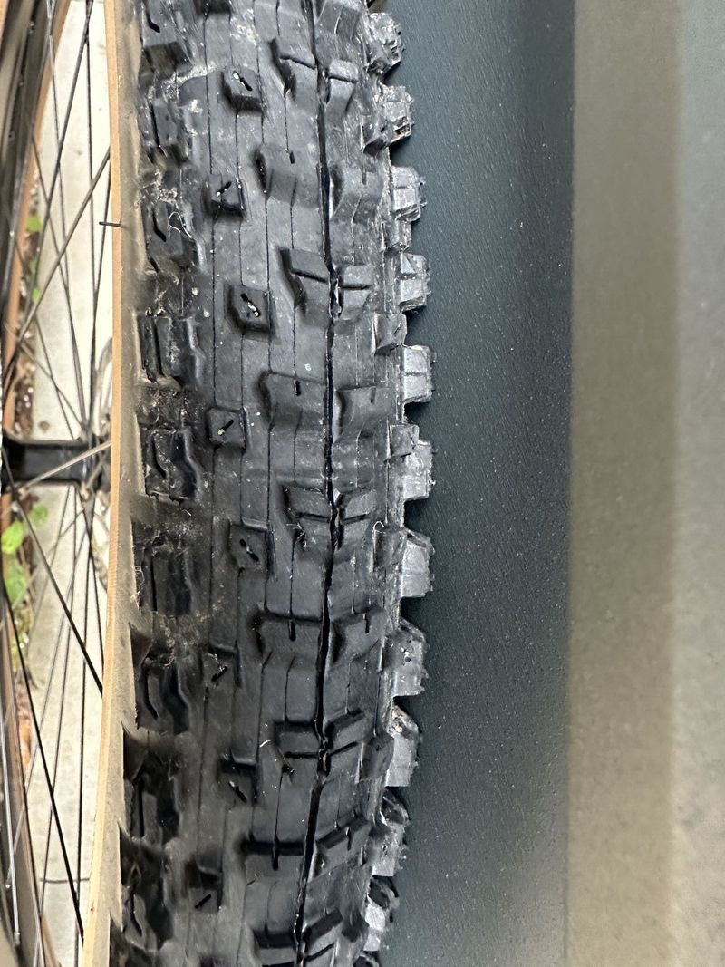 Zaplatená kola Alexrims 30mm včetně kotoučů a kazety Deore + Maxxis Rekon 2,4