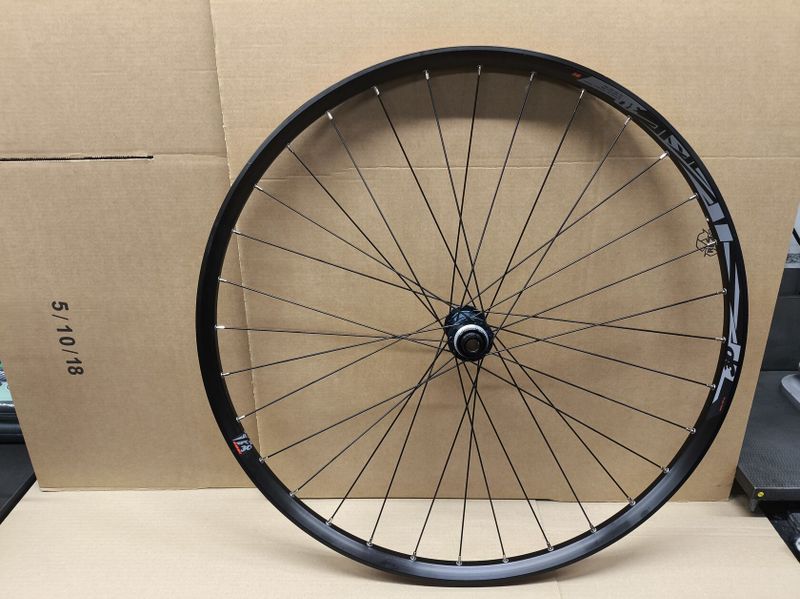 zapletená kola Rodi náboje Shimano SLX