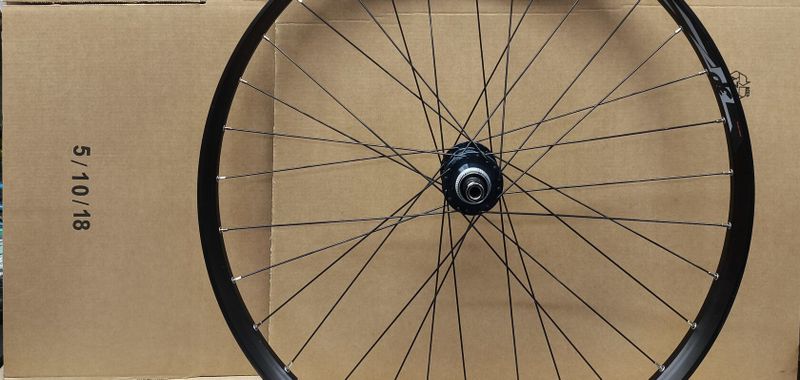 zapletená kola Rodi náboje Shimano SLX