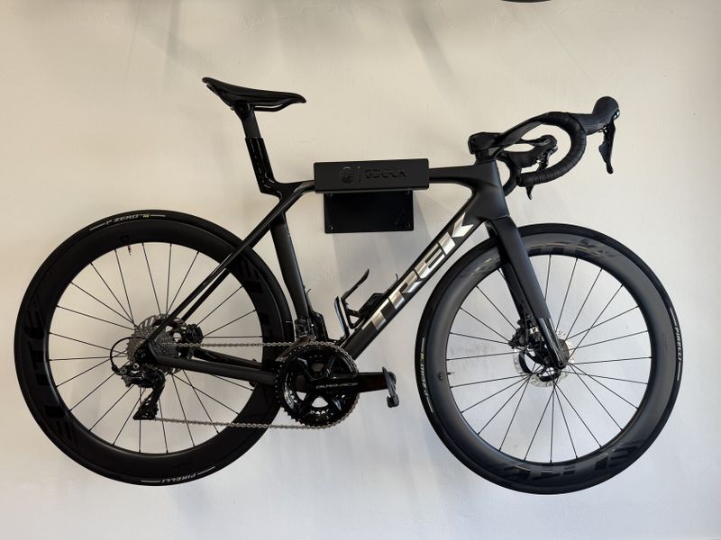 Trek Madone s kompletní sadou Dura-Ace Vel.M/L